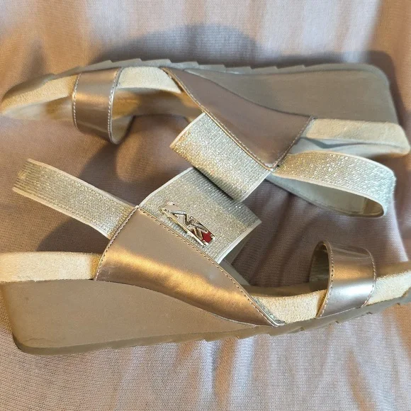 Anne Klein Women's Cream and Gold Sandals - Picture 3 of 6